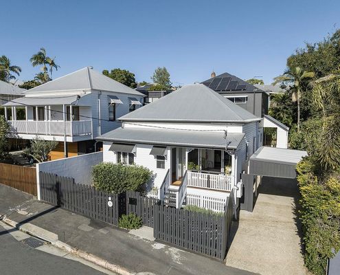 Black Betty House by Studio 15B (via Lunchbox Architect)