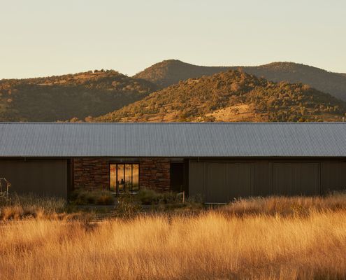 House in the Dry by MRTN Architects (via Lunchbox Architect)