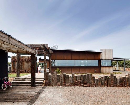 Mt Duneed House by Lachlan Shepherd Architects (via Lunchbox Architect)