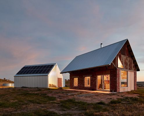 Nulla Vale House and Shed by MRTN Architects (via Lunchbox Architect)