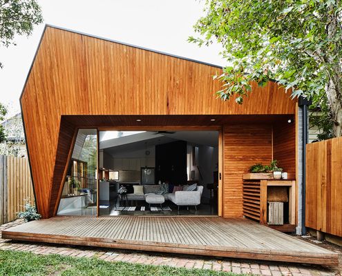 Split End House by Mártires Doyle Architects (via Lunchbox Architect)
