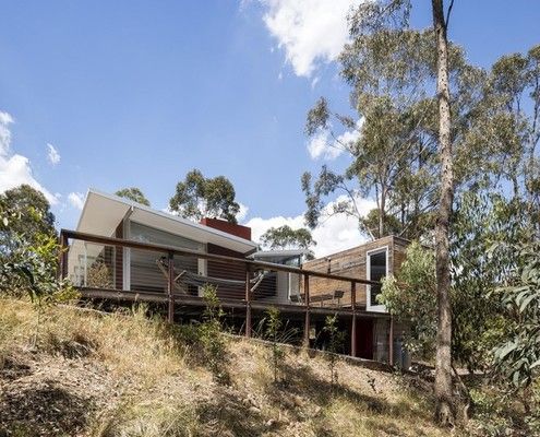 Sydney Blue Mountains House by Urban Possible (via Lunchbox Architect)