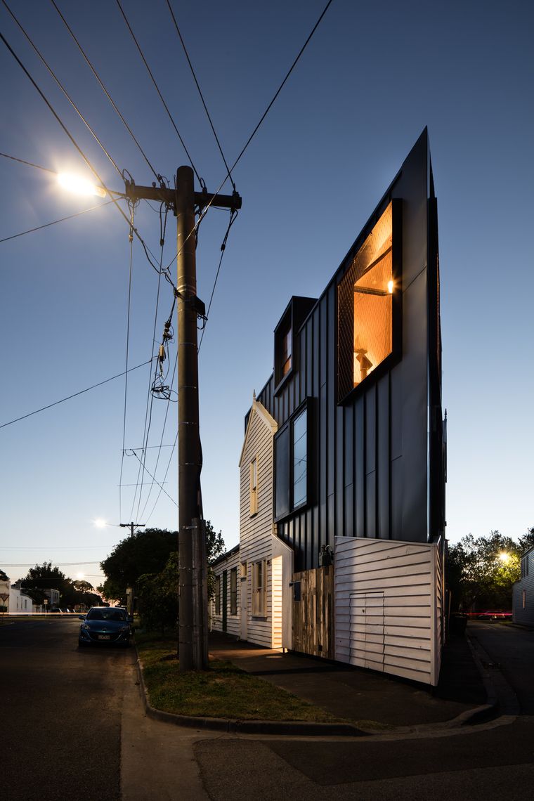 Transforming a Renovator's Nightmare on Seriously Triangular Site