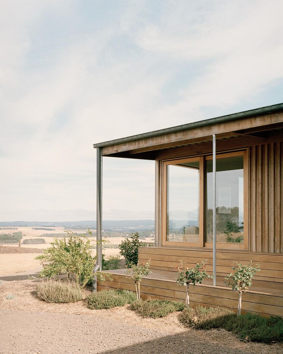 Photo inspiration: Penthouse View Off Grid Sustainable Home Design Reference: Discover Heather S Off Grid House A Model Of Sustainable