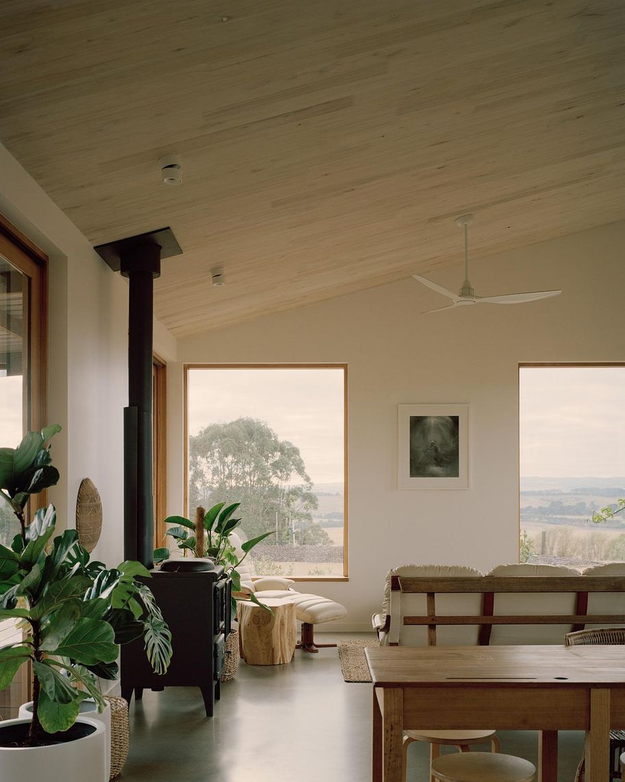 Discover Heather's Off-Grid House: A Model of Sustainable Rural Living