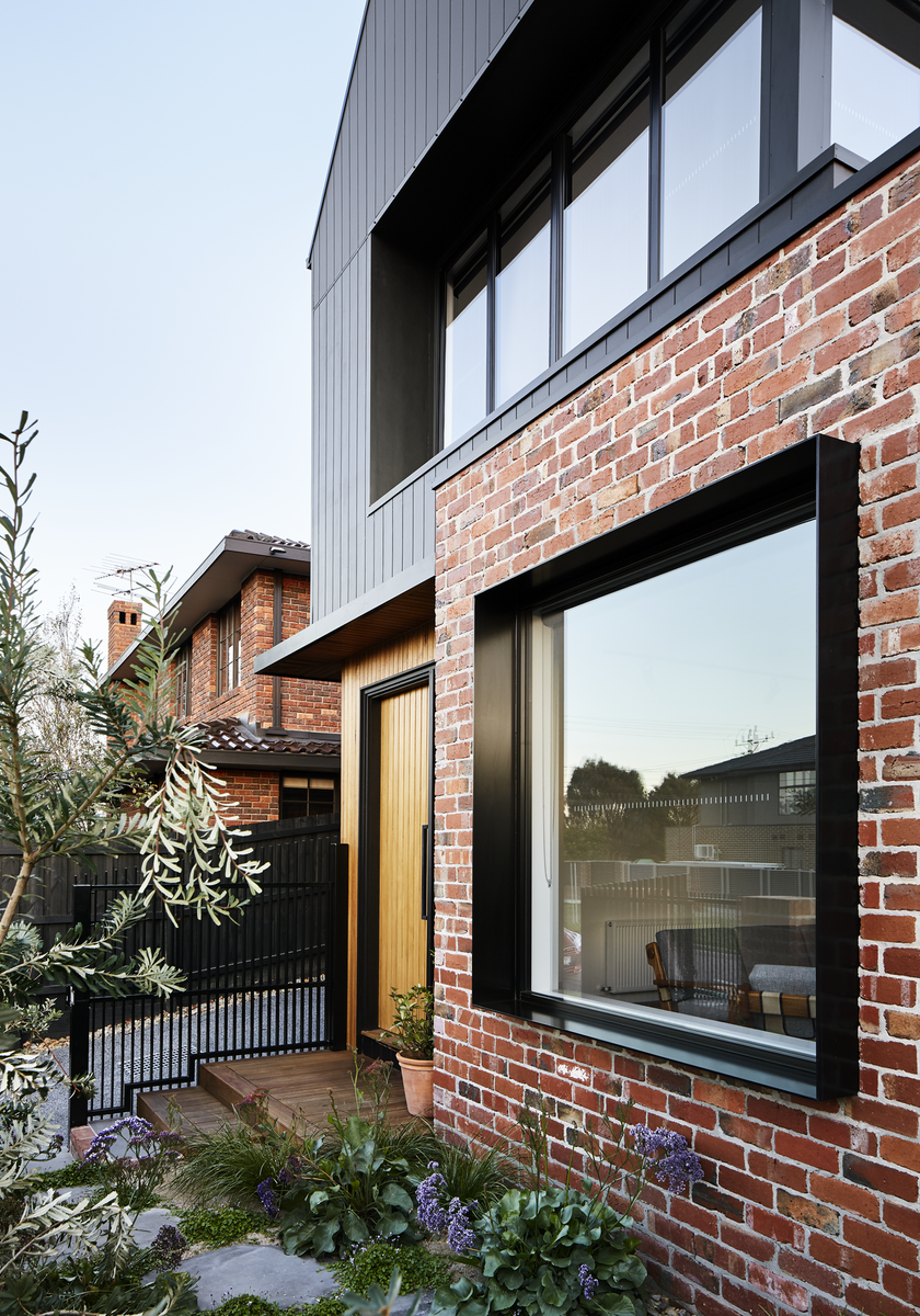 Downsizer Creates New Home in the Backyard of Her Corner Block