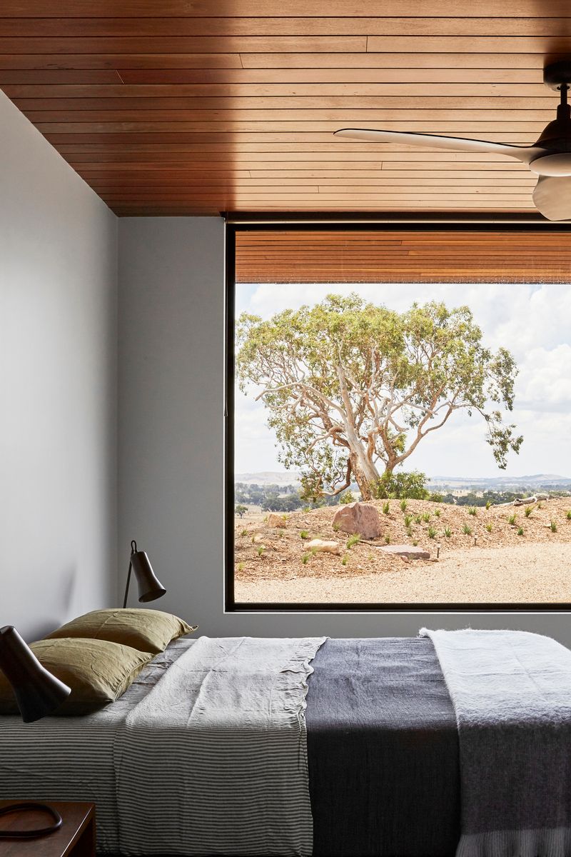 Off-grid Retreat Takes in Views of a Stunning But Hostile Landscape - Luxury Off Grid Penthouse Summer Retreat