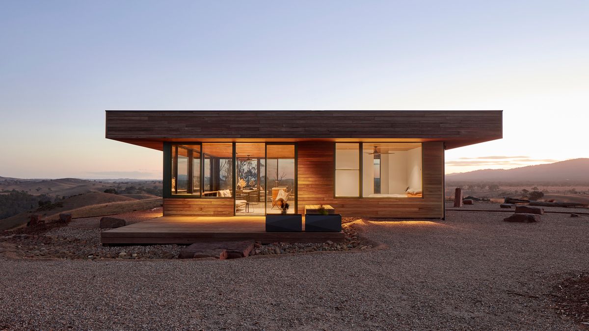 View of Off-grid Retreat Takes in Views of a Stunning But Hostile Landscape
