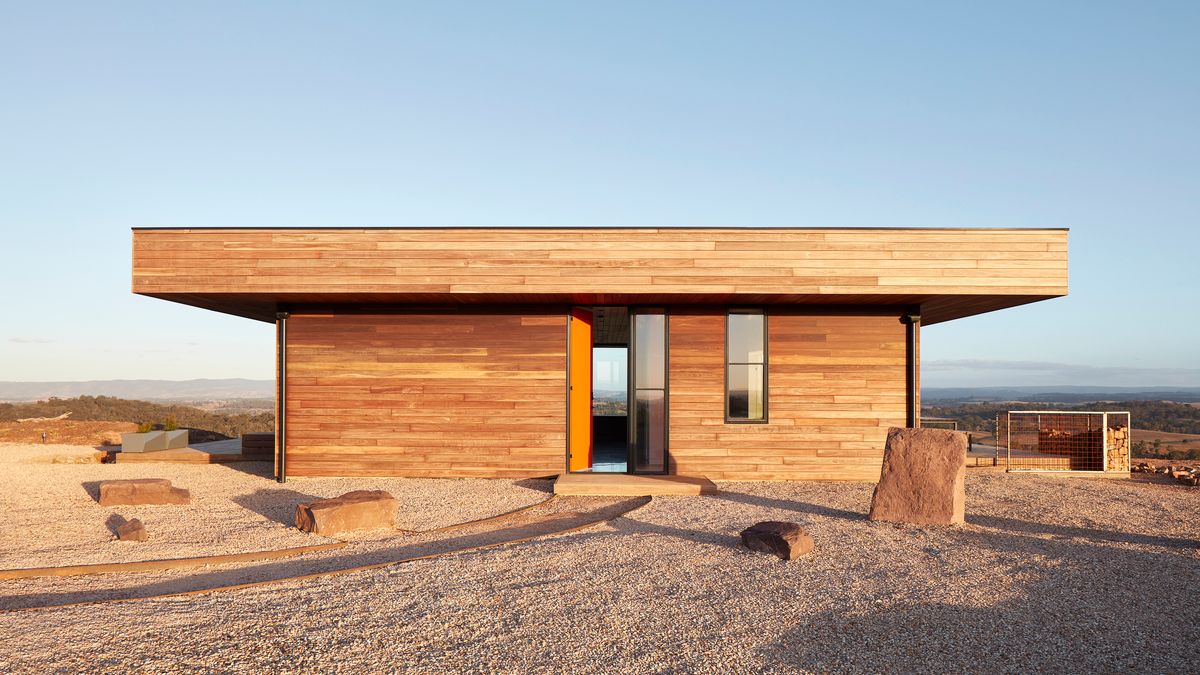 Picture of Off-grid Retreat Takes in Views of a Stunning But Hostile Landscape