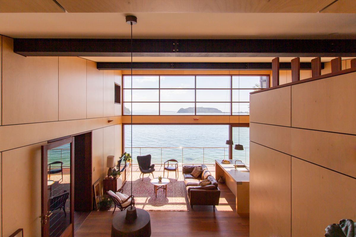 This Modern Australian Beach House Feels Like It's Floating on Water