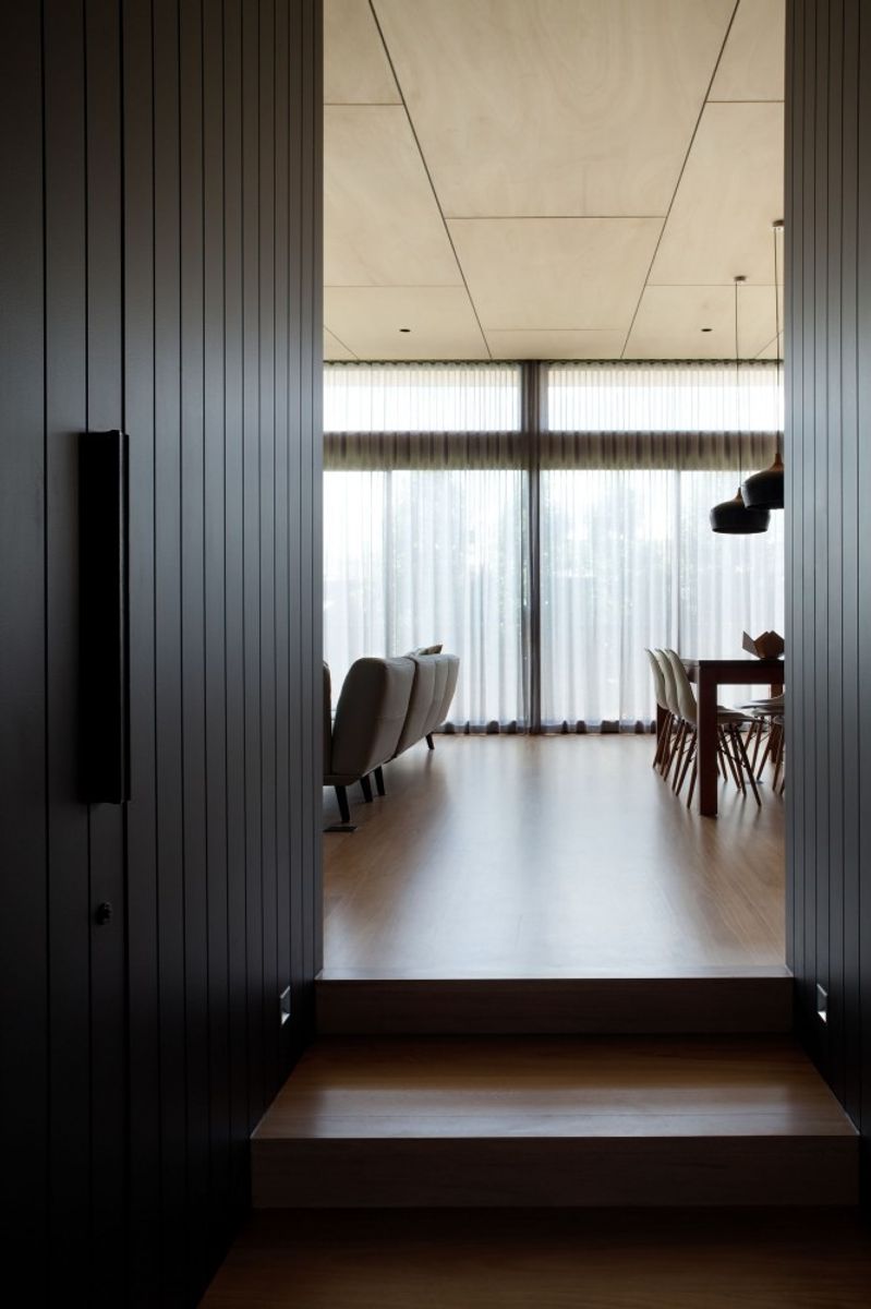 Hawthorn House Embraces the Challenge of Renovating a Terrace