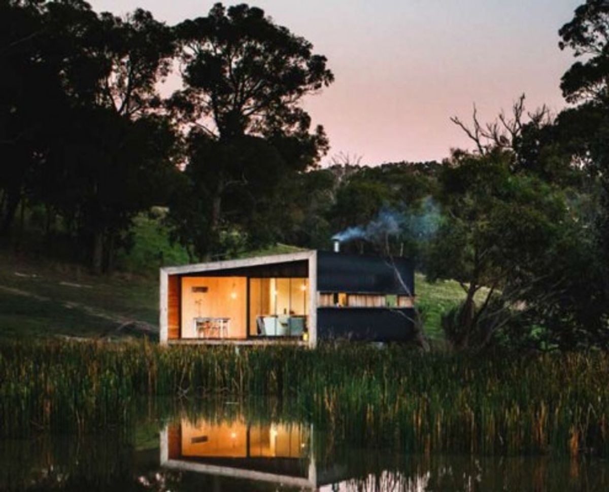 Pump House: A Compact Off-Grid Home for Simple Living