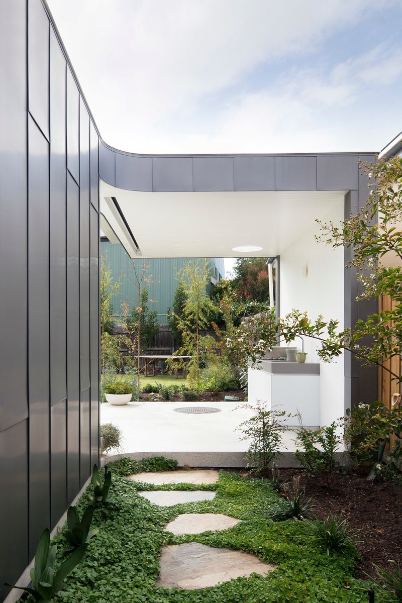Outside In House Outside In House: This Modern Extension Doesn't Steal the Limelight