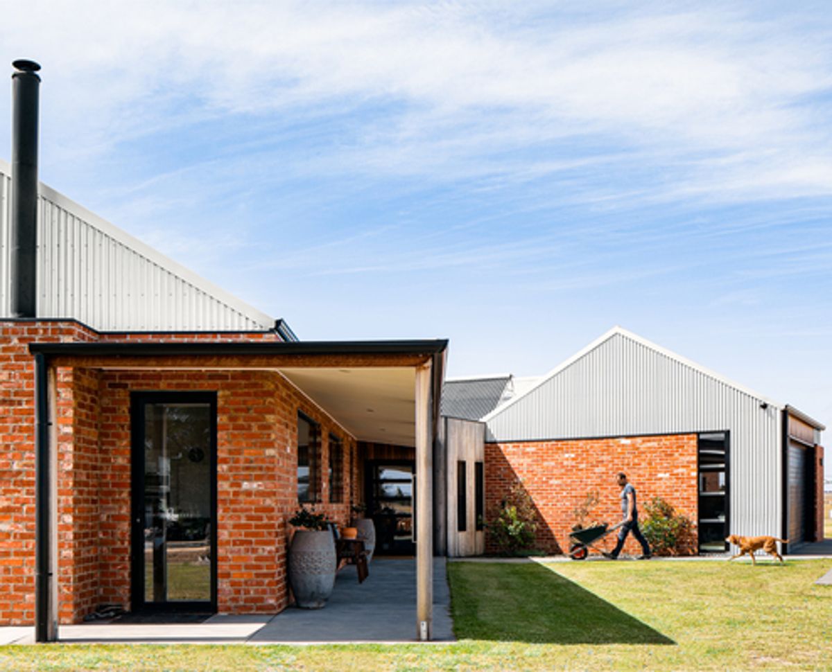 This Modern Farmhouse Is Adaptable And Celebrates A Stunning Location