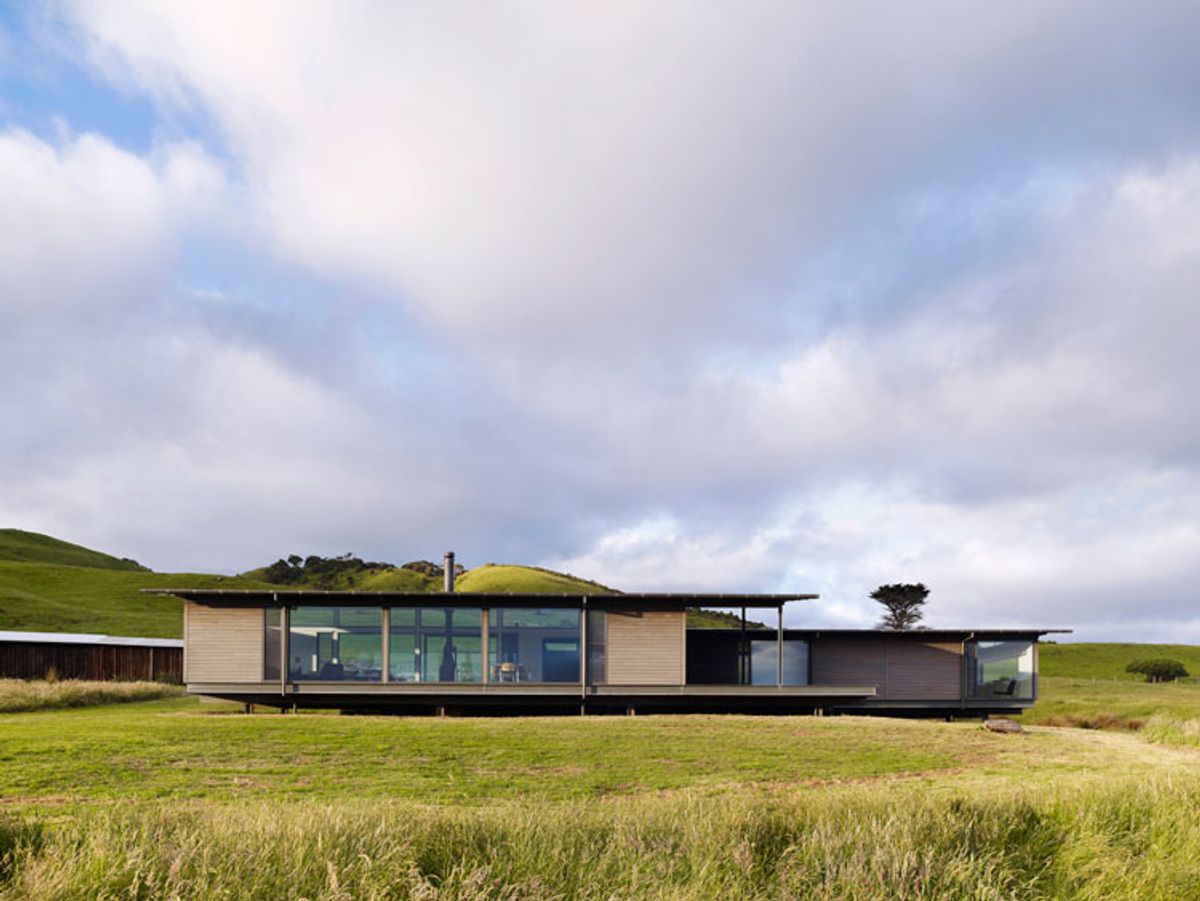 Sugar Gum House: A Modern Weatherboard Beach Shack