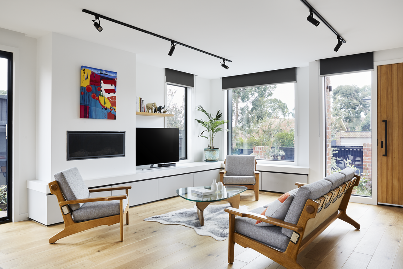 Downsizer Creates New Home in the Backyard of Her Corner Block