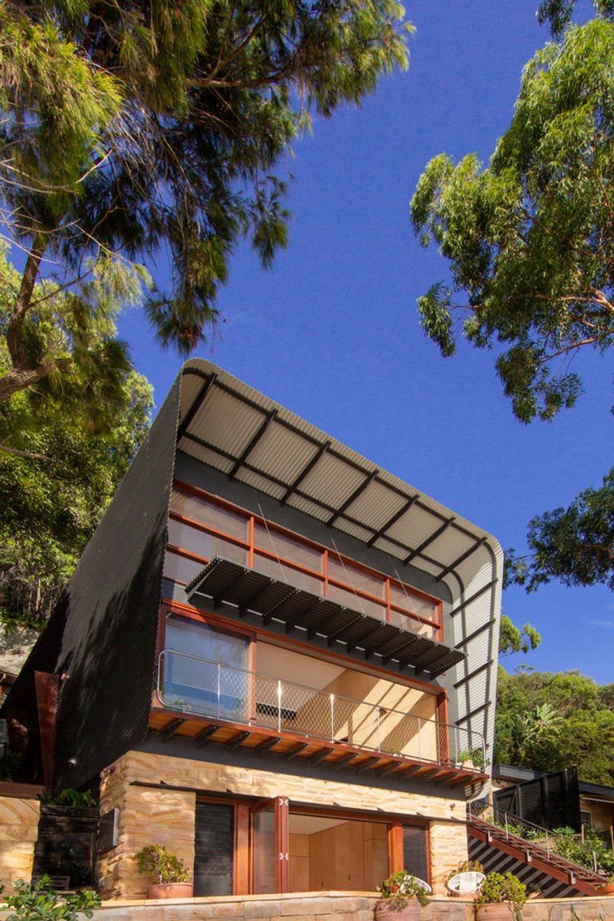 This Modern Australian Beach House Feels Like It's Floating on Water