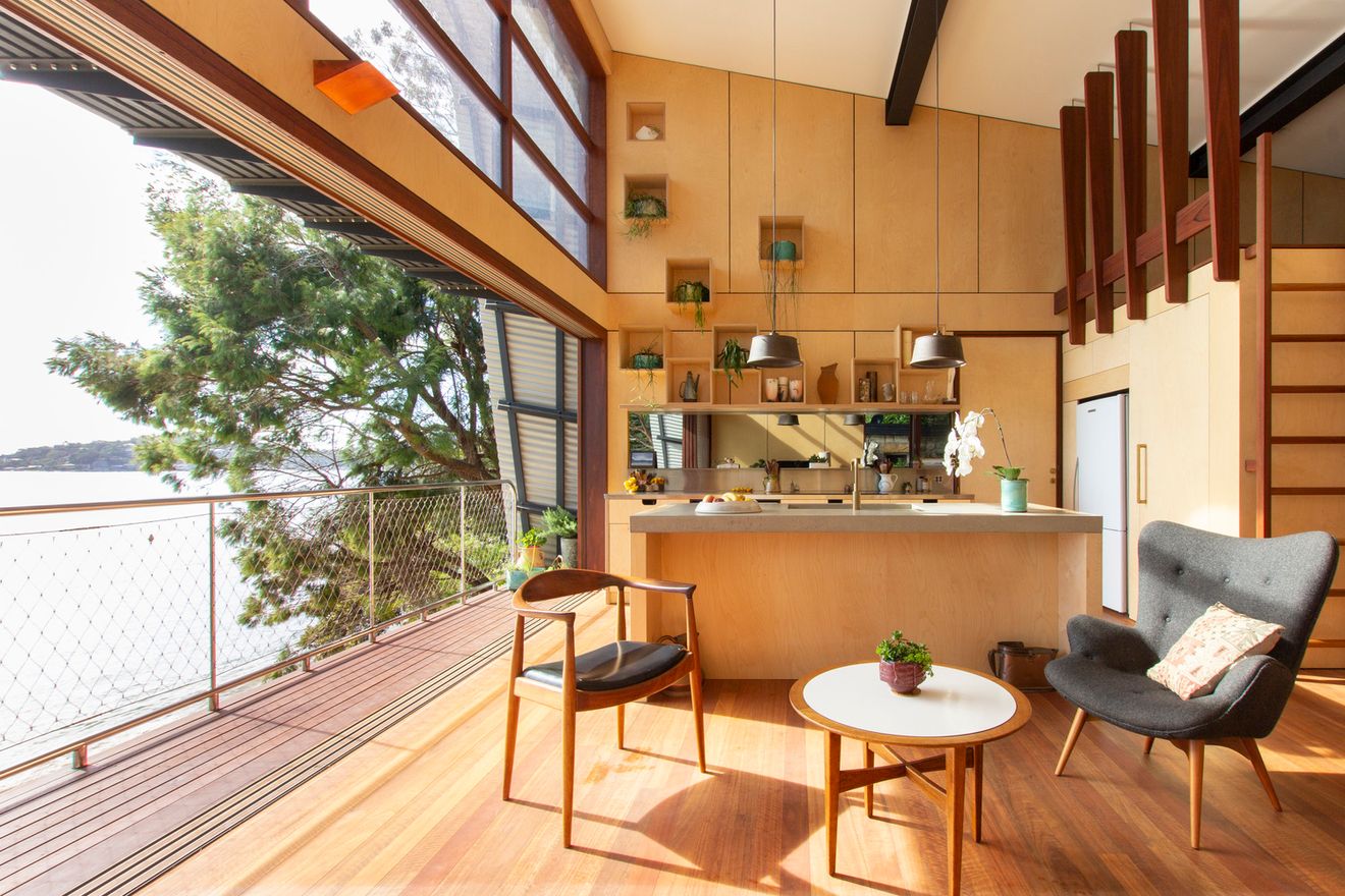 This Modern Australian Beach House Feels Like It's Floating on Water