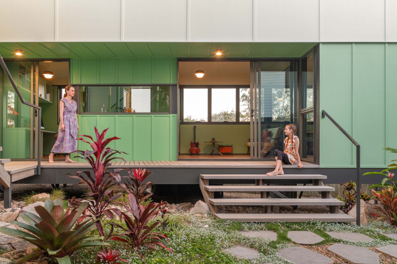 Discover how this family created a holiday cabin in their backyard... - Backyard Cabin Design