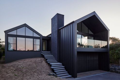 Blairgowrie Gable Beach House by Thy Tran Architecture (via Lunchbox Architect)