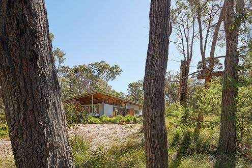 Bush House by Archterra Architects (via Lunchbox Architect)