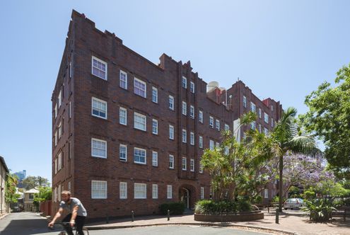 Darlinghurst Apartment by Brad Swartz Architect (via Lunchbox Architect)