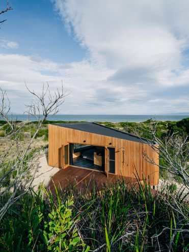 Dolphin Sands Studio by Matt Williams Architects (via Lunchbox Architect)