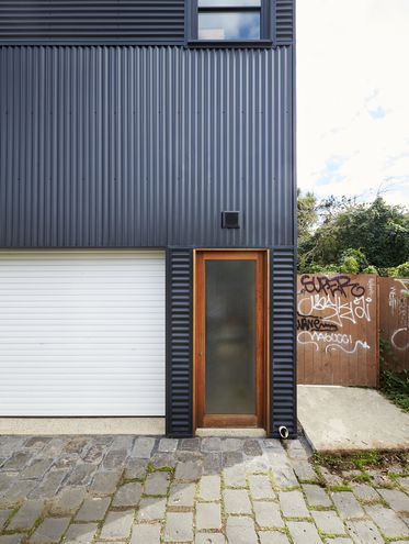 Garage House by Foomann Architects (via Lunchbox Architect)