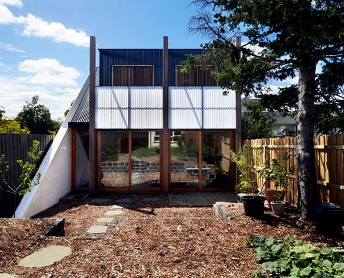 Garage House by Foomann Architects (via Lunchbox Architect)