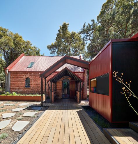 Glen Forrest House + Church by Iredale Pedersen Hook Architects (via Lunchbox Architect)