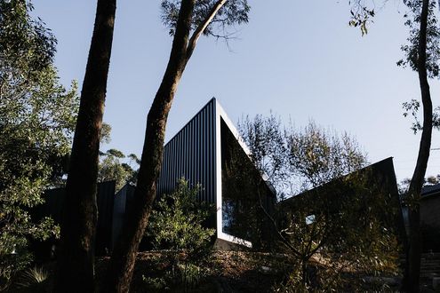 Govetts Leap Bach by Anderson Architecture (via Lunchbox Architect)