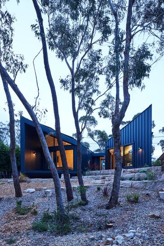 Govetts Leap Bach by Anderson Architecture (via Lunchbox Architect)