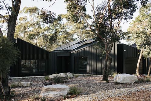 Govetts Leap Bach by Anderson Architecture (via Lunchbox Architect)