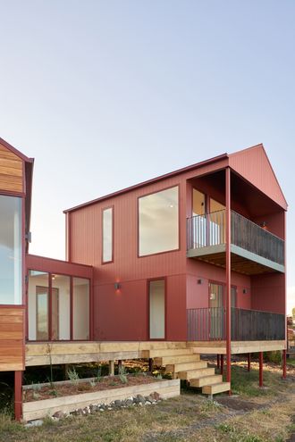 House in Tasmania (Big Red) by Architect George (via Lunchbox Architect)