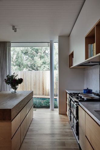 Jacoby by Lucy Clemenger Architects & Lucy Clemenger Architects (via Lunchbox Architect)