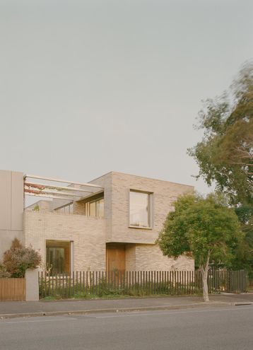 Jay - Esplanade House by Eckersley Architects (via Lunchbox Architect)