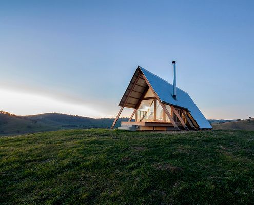 JR’s Hut at Kimo Estate by Anthony Hunt Design & Luke Stanley Architects (via Lunchbox Architect)