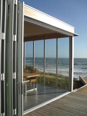 Kapiti Beach House by Geoff Fletcher Architects (via Lunchbox Architect)