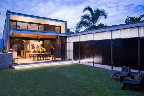 Laneway House by 9point9 Architects (via Lunchbox Architect)