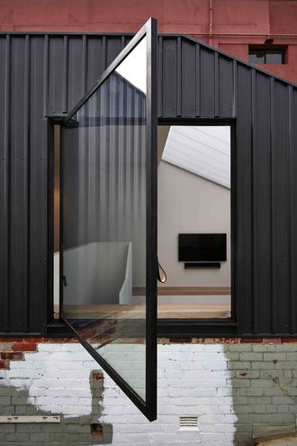 Lightbox House by Edwards Moore Architects (via Lunchbox Architect)