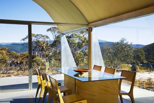 Snowy Mountains House by James Stockwell Architects (via Lunchbox Architect)