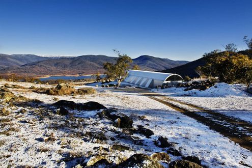 Snowy Mountains House by James Stockwell Architects (via Lunchbox Architect)