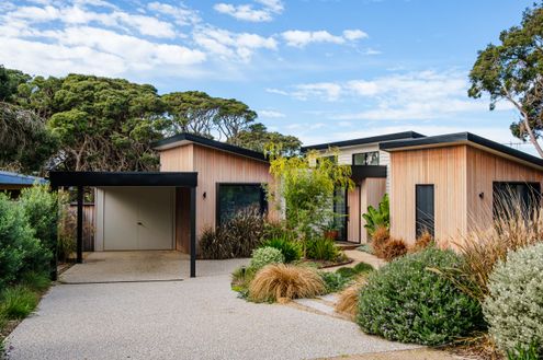 Lockington Lodge by Freckle Architecture (via Lunchbox Architect)