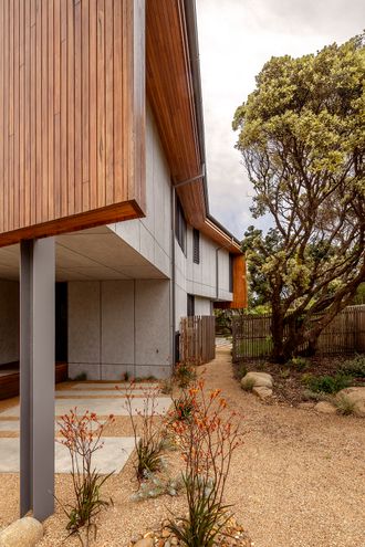 Marengo Beach House by Luke Stanley Architects (via Lunchbox Architect)