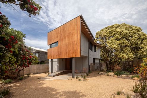 Marengo Beach House by Luke Stanley Architects (via Lunchbox Architect)