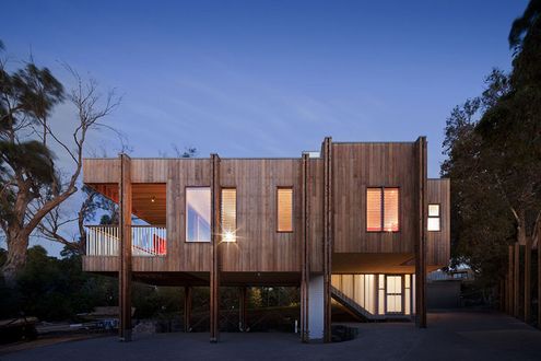 Mornington Beach House by Clare Cousins Architects (via Lunchbox Architect)