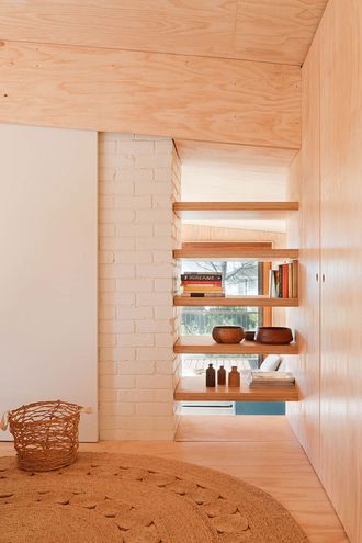Mornington Beach House by Clare Cousins Architects (via Lunchbox Architect)