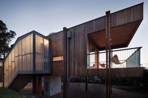 Mornington Beach House by Clare Cousins Architects (via Lunchbox Architect)