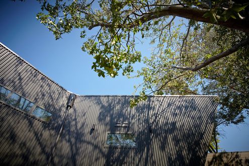 Narrabundah House by Adam Dettrick Architects (via Lunchbox Architect)