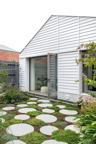 Northcote House by Lisa Breeze Architect (via Lunchbox Architect)